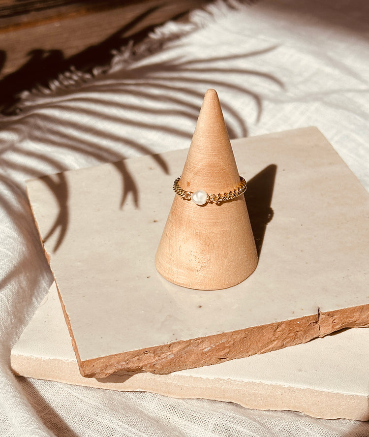 Pearly Chain Ring